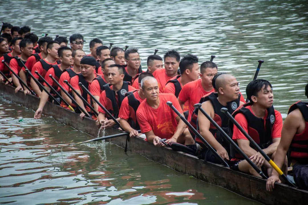 广州年轻人宁愿吃鸡不看龙舟 | 广府龙舟文化会式微吗? 广州年轻人宁愿吃鸡不看龙舟 | 广府龙舟文化会式微吗?