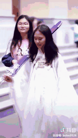 弱爆的抖音广州街拍,都凑不出一篇迷惑大赏出来 弱爆的抖音广州街拍,都凑不出一篇迷惑大赏出来