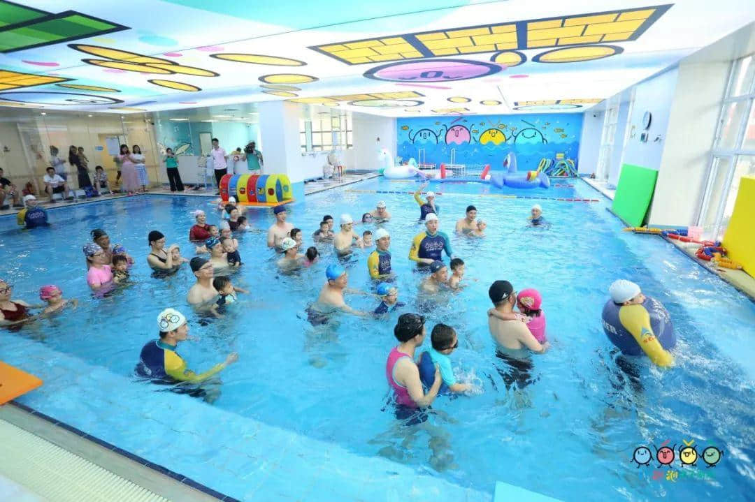 “感恩•臻爱•成长——两店同庆 感恩遇见” 暨吐泡泡亲子游泳俱乐部番禺店周年庆 “感恩•臻爱•成长——两店同庆 感恩遇见” 暨吐泡泡亲子游泳俱乐部番禺店周年庆