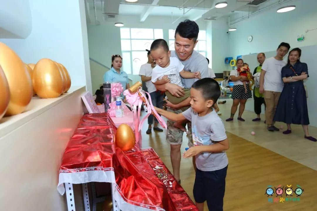 “感恩•臻爱•成长——两店同庆 感恩遇见” 暨吐泡泡亲子游泳俱乐部番禺店周年庆 “感恩•臻爱•成长——两店同庆 感恩遇见” 暨吐泡泡亲子游泳俱乐部番禺店周年庆