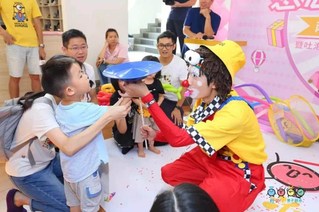 “感恩•臻爱•成长——两店同庆 感恩遇见” 暨吐泡泡亲子游泳俱乐部番禺店周年庆 “感恩•臻爱•成长——两店同庆 感恩遇见” 暨吐泡泡亲子游泳俱乐部番禺店周年庆