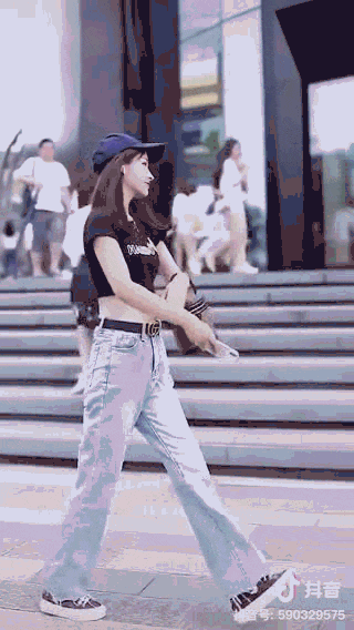 弱爆的抖音广州街拍,都凑不出一篇迷惑大赏出来 弱爆的抖音广州街拍,都凑不出一篇迷惑大赏出来