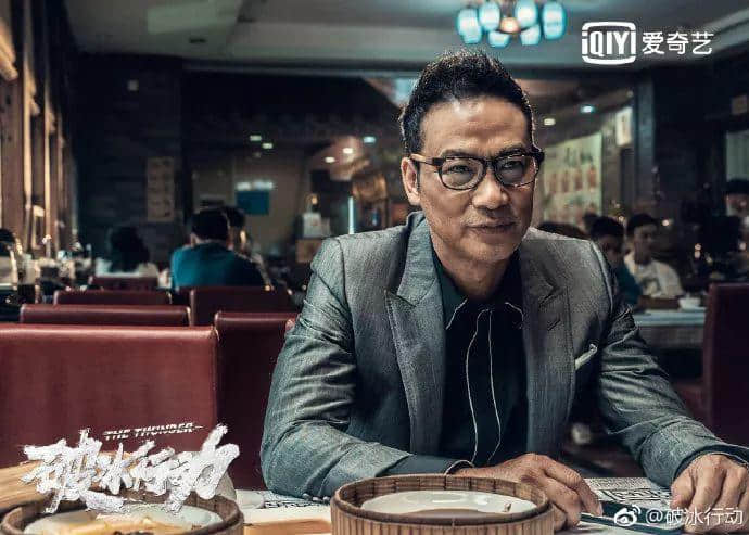 任达华当众被刺,明星出外带保镖为面还是为命? 任达华当众被刺,明星出外带保镖为面还是为命?