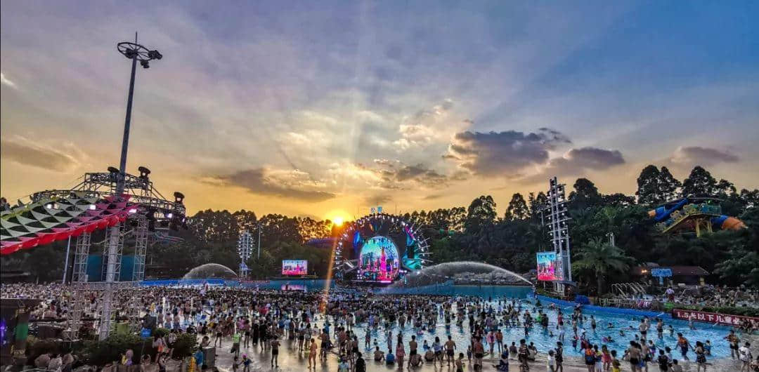 8月来长隆水上乐园high翻一夏!还能Get范丞丞同款快乐哦! 8月来长隆水上乐园high翻一夏!还能Get范丞丞同款快乐哦!