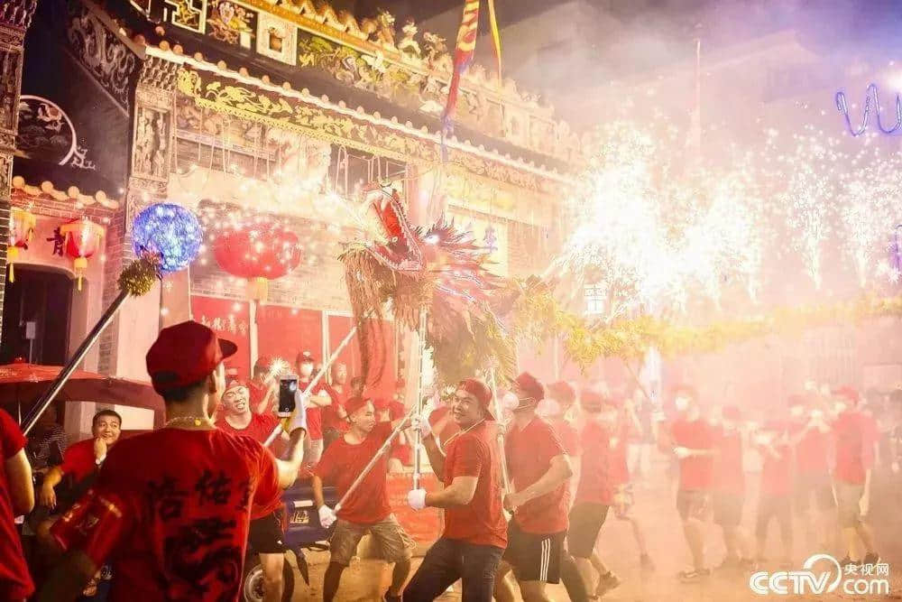 几多中秋习俗已经凋零,唯独广式月饼不可或缺…… 几多中秋习俗已经凋零,唯独广式月饼不可或缺……