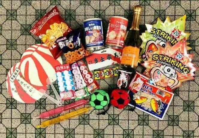 便利店中的广州人:热闹远去,孤独来袭 便利店中的广州人:热闹远去,孤独来袭