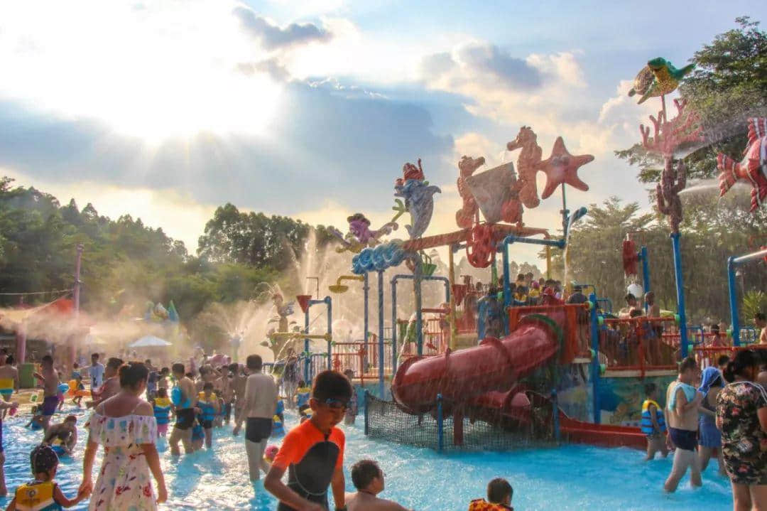 8月来长隆水上乐园high翻一夏!还能Get范丞丞同款快乐哦! 8月来长隆水上乐园high翻一夏!还能Get范丞丞同款快乐哦!