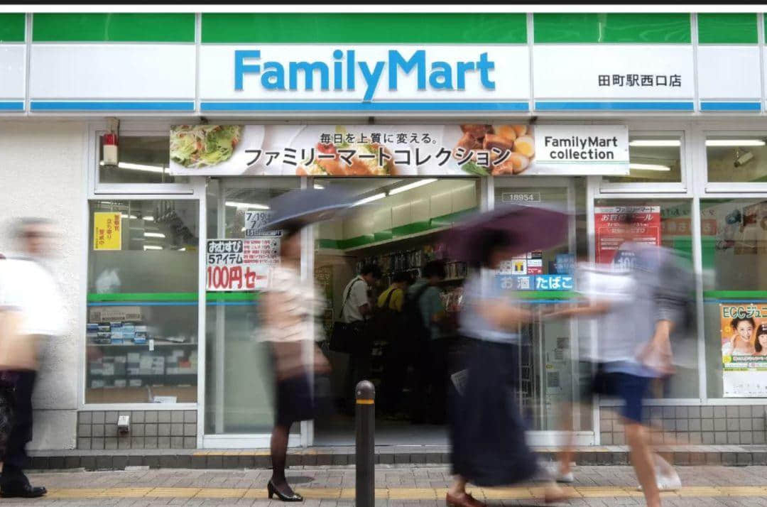 便利店中的广州人:热闹远去,孤独来袭 便利店中的广州人:热闹远去,孤独来袭