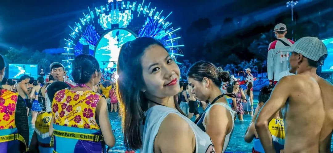 8月来长隆水上乐园high翻一夏!还能Get范丞丞同款快乐哦! 8月来长隆水上乐园high翻一夏!还能Get范丞丞同款快乐哦!