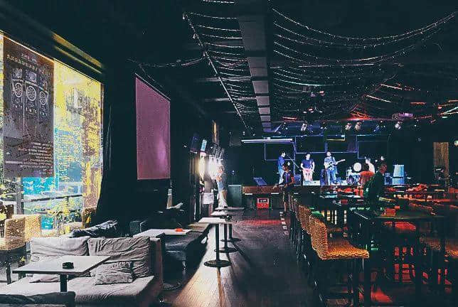 等来夏天的本土livehouse,终究敌不过音乐餐吧 等来夏天的本土livehouse,终究敌不过音乐餐吧