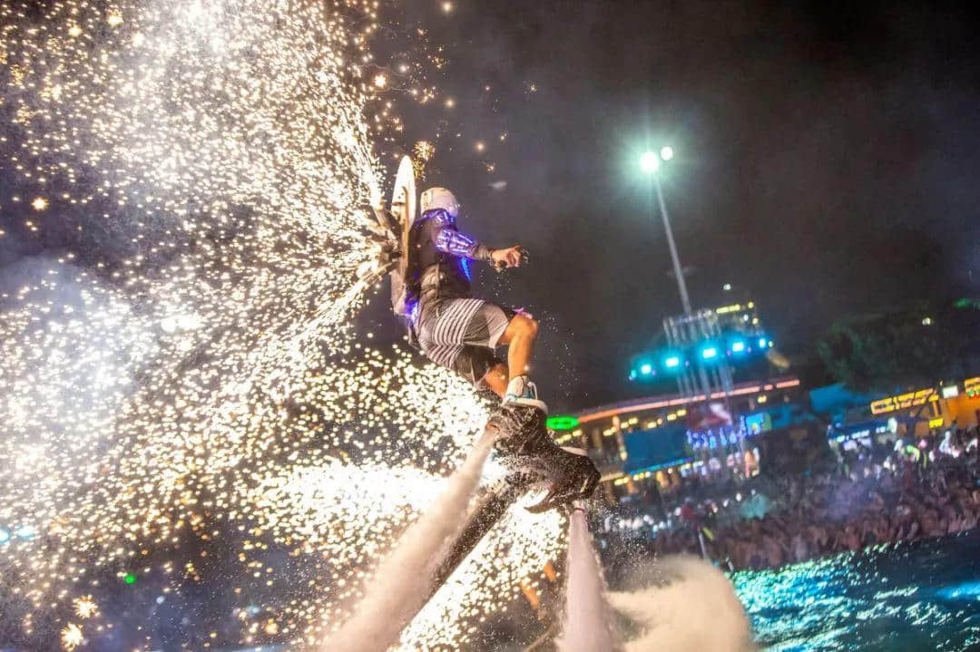 8月来长隆水上乐园high翻一夏!还能Get范丞丞同款快乐哦! 8月来长隆水上乐园high翻一夏!还能Get范丞丞同款快乐哦!