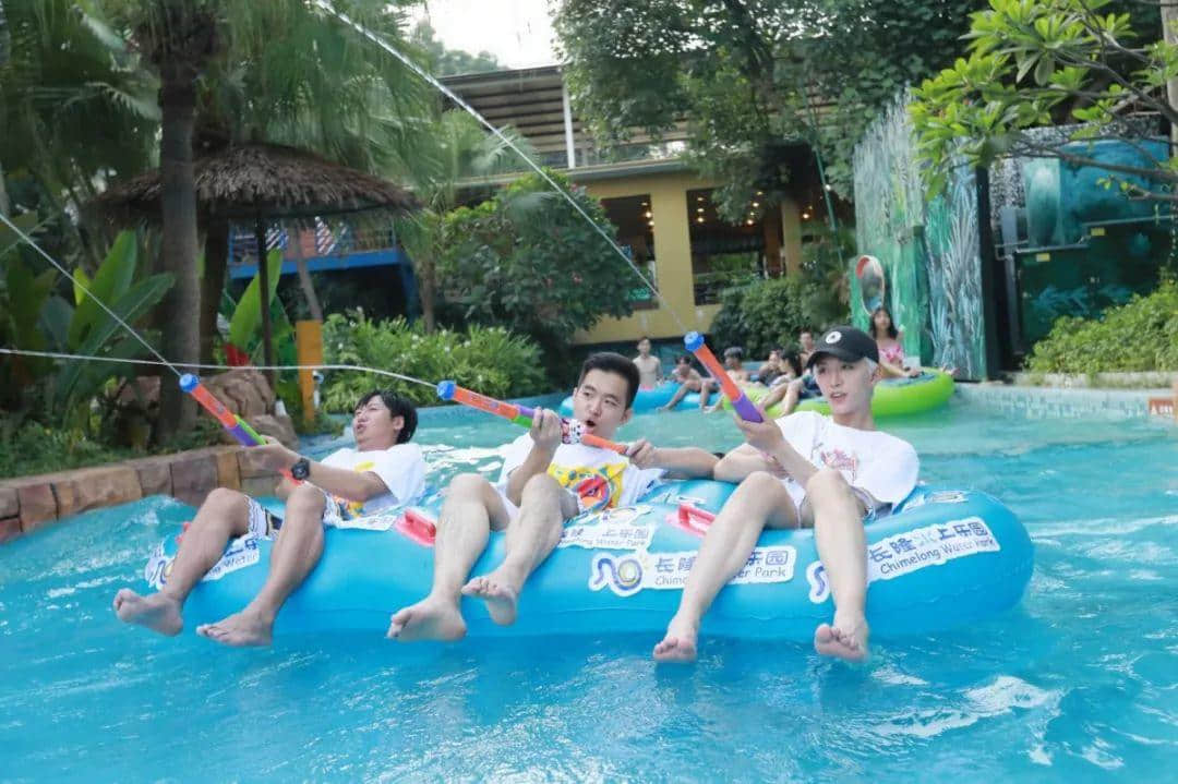 8月来长隆水上乐园high翻一夏!还能Get范丞丞同款快乐哦! 8月来长隆水上乐园high翻一夏!还能Get范丞丞同款快乐哦!