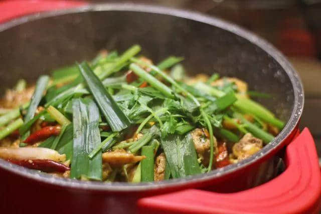 【欣知食】| 大龙凤，这里的榴莲鸡煲好吃到哭！