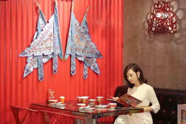 【欣知食】| 大龙凤，这里的榴莲鸡煲好吃到哭！