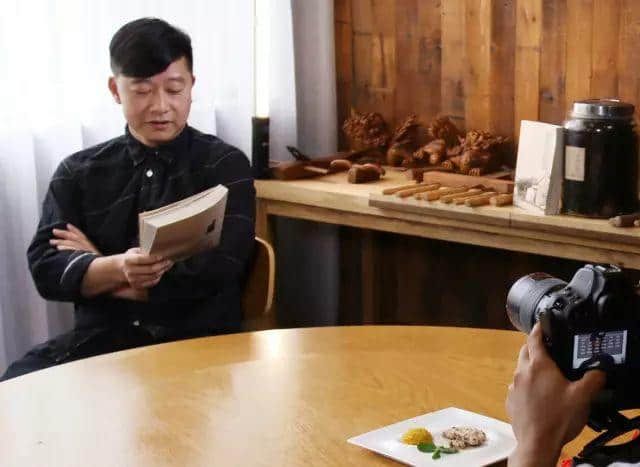【欣知食】| “十年老菜脯，一口就想哭”，潮汕老饕说《潮汕老厝》