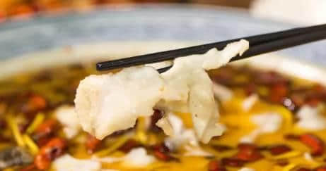 【欣知食】︱酸菜、红椒与鲈鱼的《三国演义》