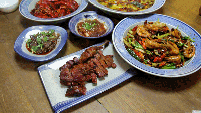 【欣知食】︱酸菜、红椒与鲈鱼的《三国演义》