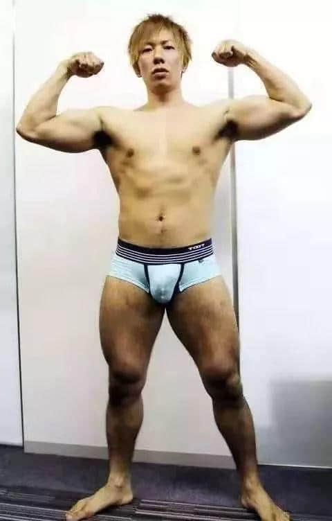 敬业的日本AV男优