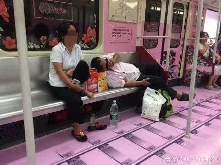 广州人的地铁公德到底强不强? 广州人的地铁公德到底强不强?