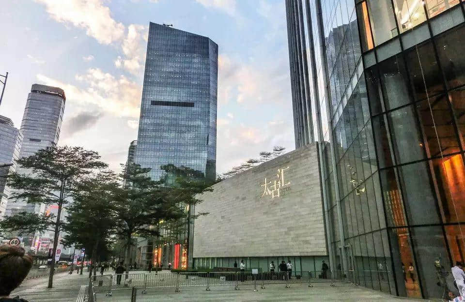 都说广州务实,为何奢侈品店越开越多? 都说广州务实,为何奢侈品店越开越多?