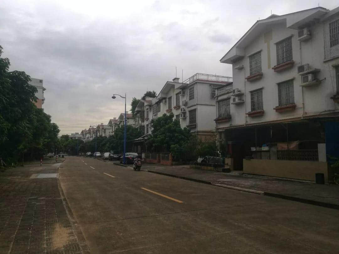 大学城拆迁15年:有人奔驰宝马,有人扫地营生 大学城拆迁15年:有人奔驰宝马,有人扫地营生