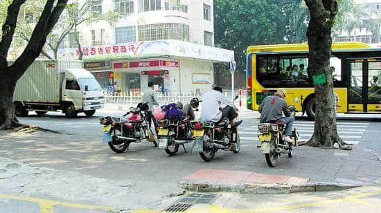 摩托佬,广州“孤胆英雄” 摩托佬,广州“孤胆英雄”