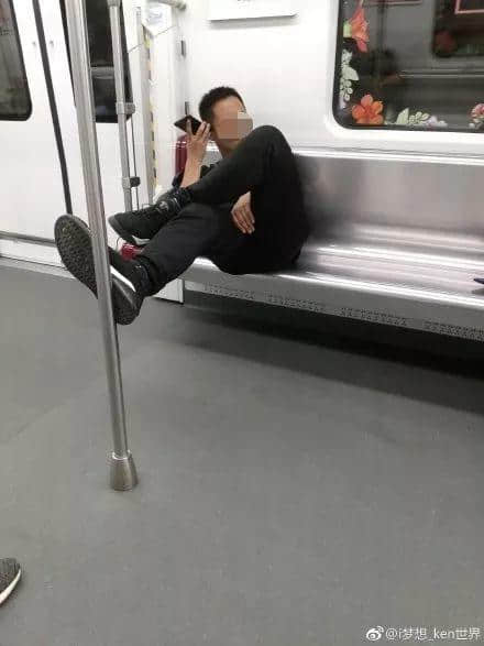 广州人的地铁公德到底强不强? 广州人的地铁公德到底强不强?