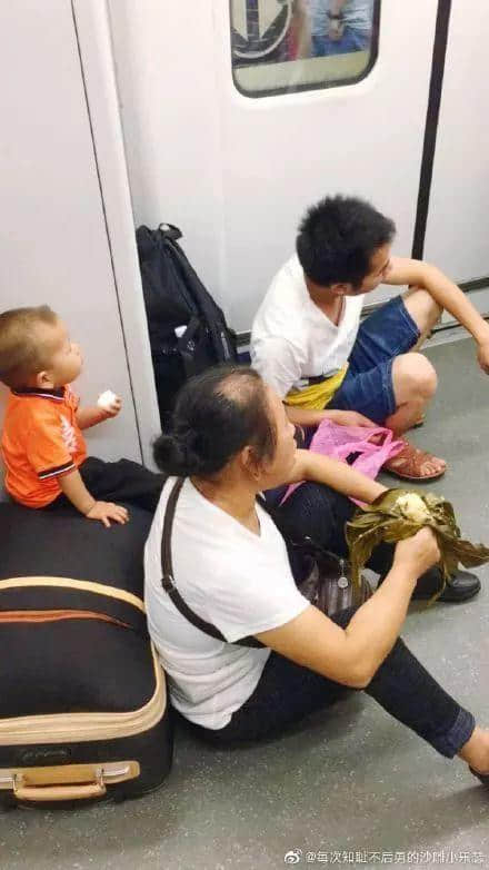 广州人的地铁公德到底强不强? 广州人的地铁公德到底强不强?