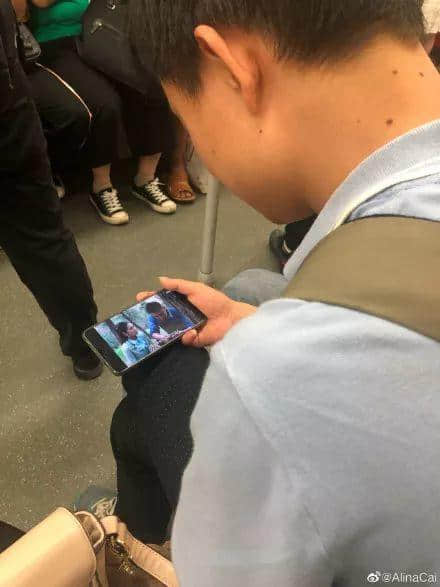 广州人的地铁公德到底强不强? 广州人的地铁公德到底强不强?