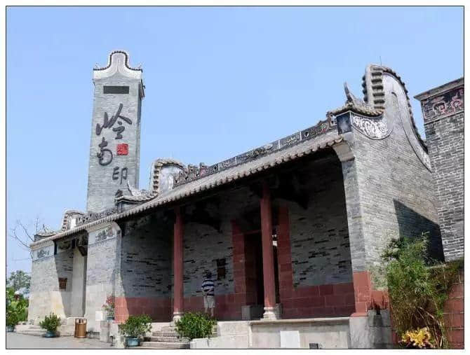 大学城拆迁15年:有人奔驰宝马,有人扫地营生 大学城拆迁15年:有人奔驰宝马,有人扫地营生