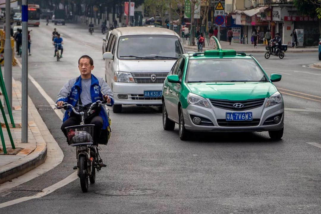广州“的士佬”:当年最早用上大哥大的男人,后来连奶粉都买不起了 广州“的士佬”:当年最早用上大哥大的男人,后来连奶粉都买不起了