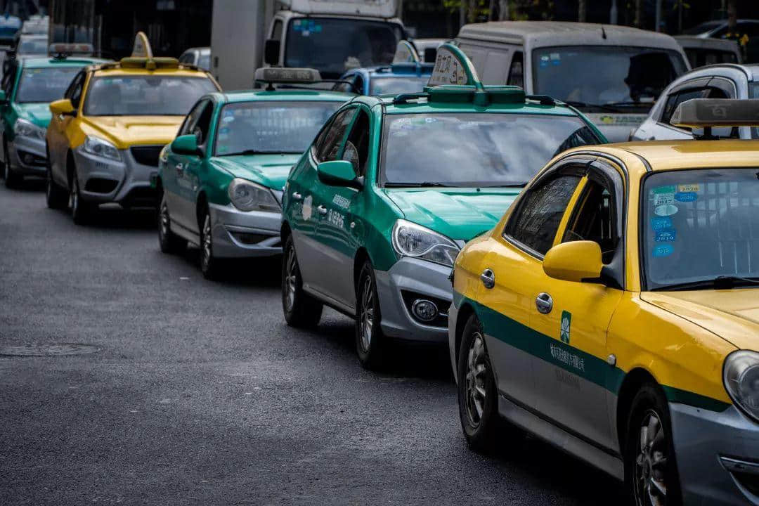 广州“的士佬”:当年最早用上大哥大的男人,后来连奶粉都买不起了 广州“的士佬”:当年最早用上大哥大的男人,后来连奶粉都买不起了