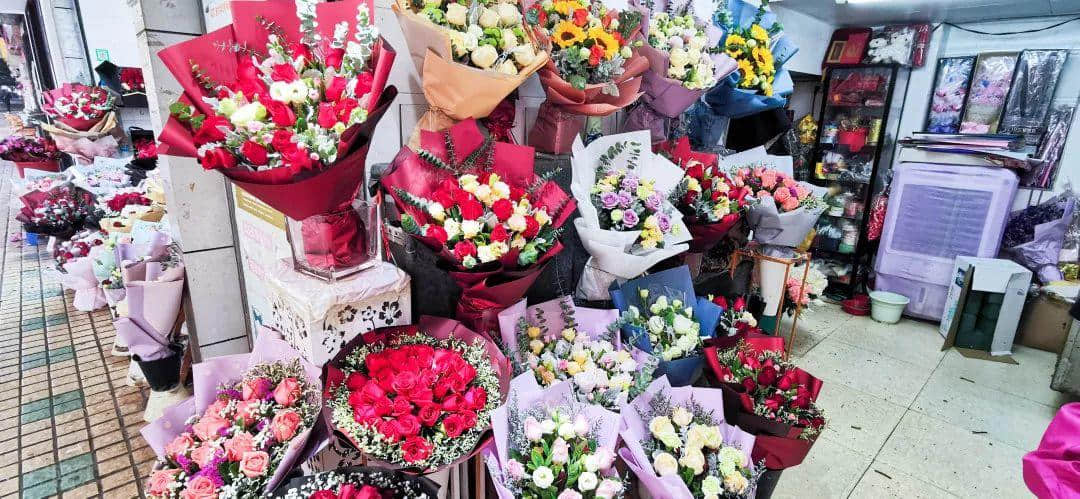 情人节的广州街头,没有情人 情人节的广州街头,没有情人