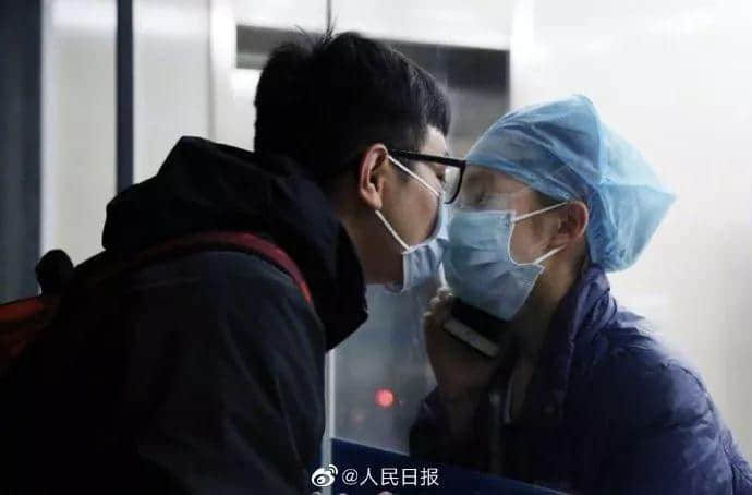 情人节的广州街头,没有情人 情人节的广州街头,没有情人