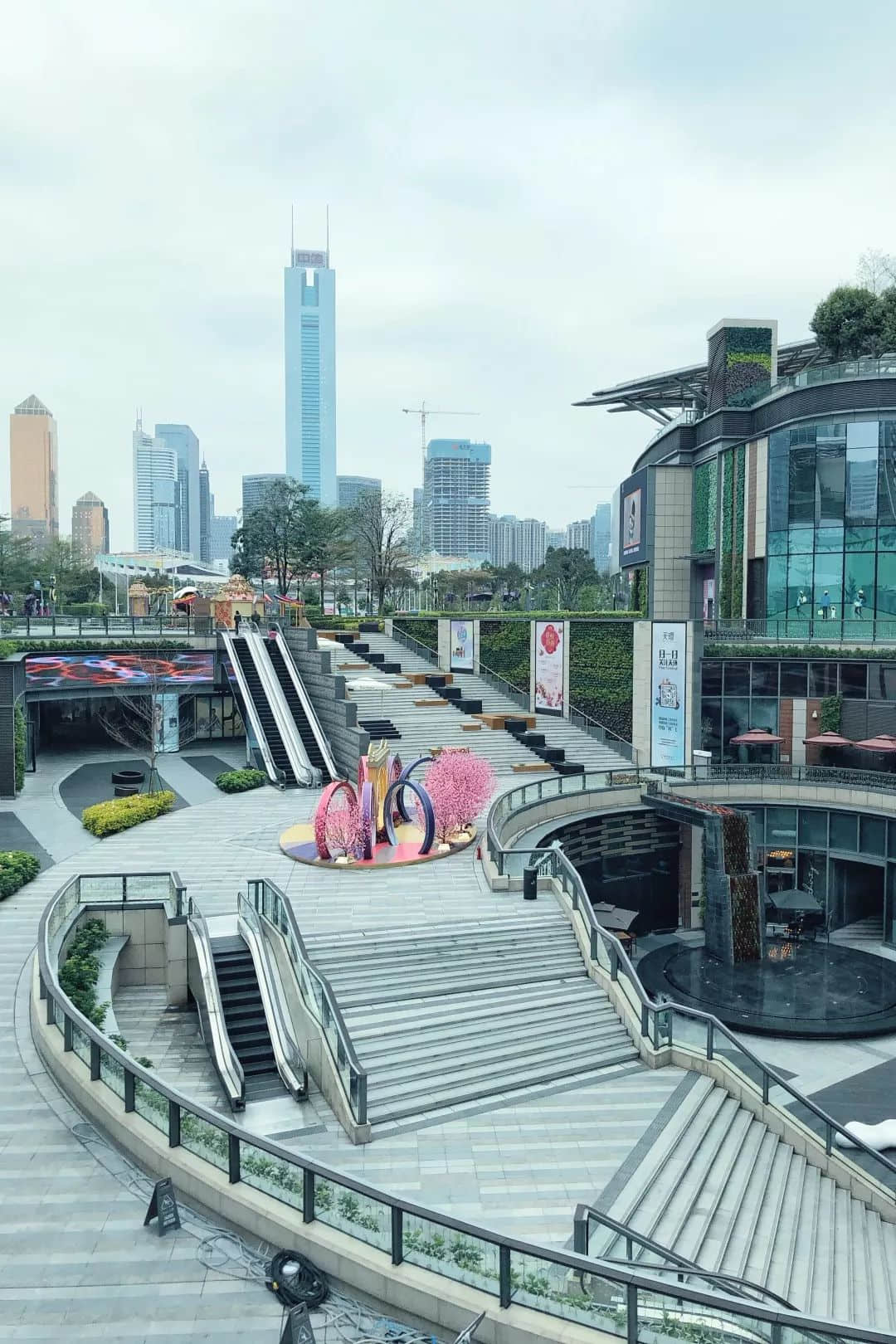 复工日的广州CBD,有点冷 复工日的广州CBD,有点冷