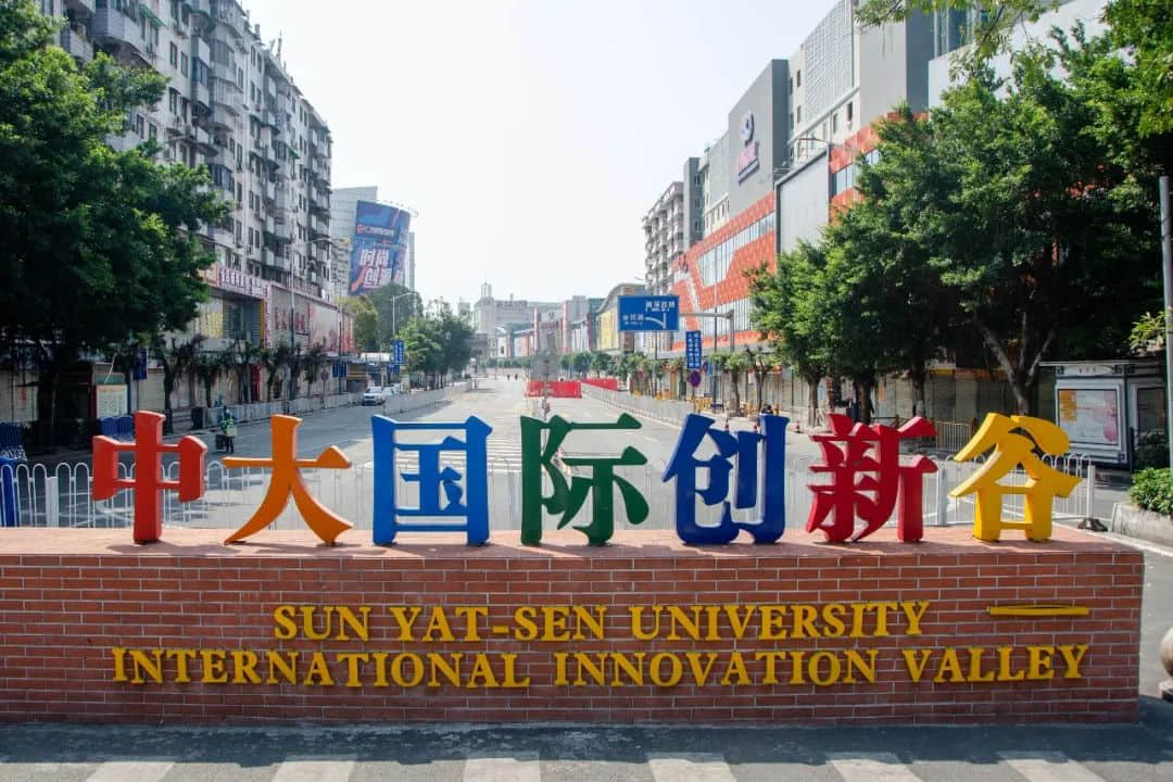 疫情下的城市——广州服装专业市场实录 疫情下的城市——广州服装专业市场实录