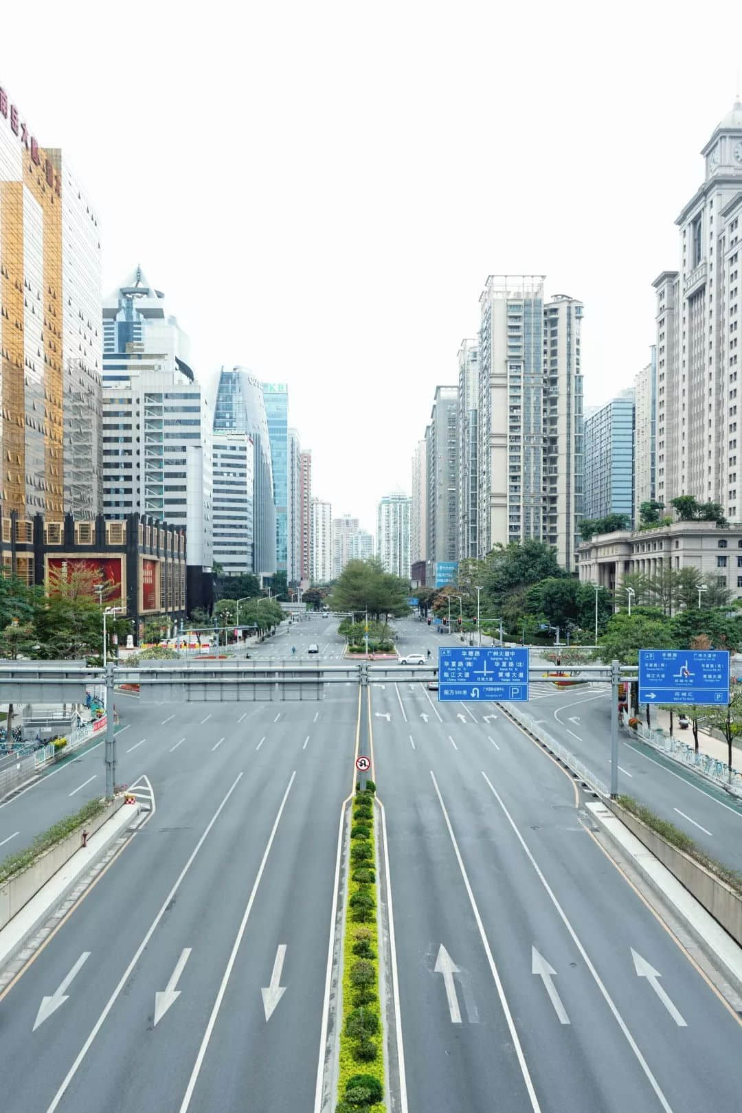 复工日的广州CBD,有点冷 复工日的广州CBD,有点冷