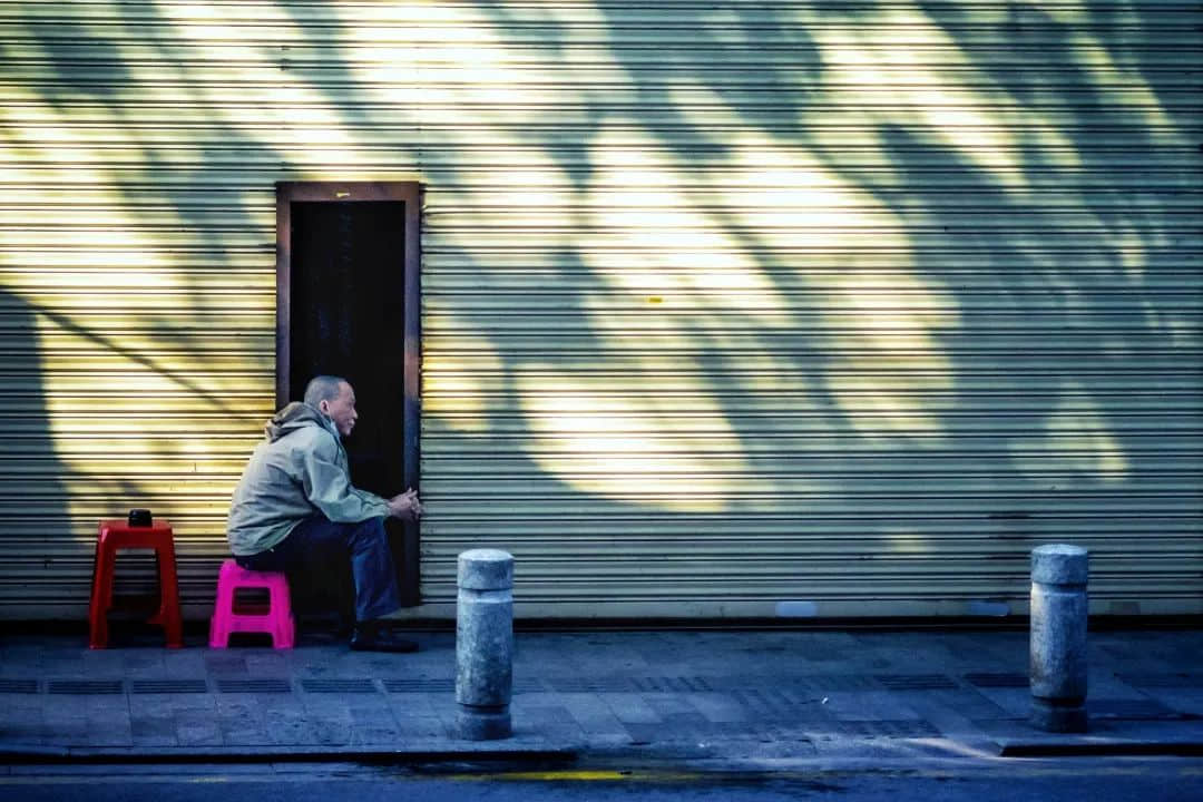 疫情下的城市——广州服装专业市场实录 疫情下的城市——广州服装专业市场实录