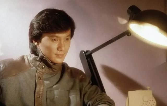 年轻人:“许冠杰是谁?” 年轻人:“许冠杰是谁?”