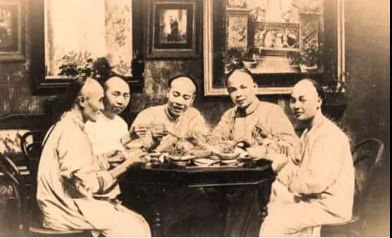 近代名门家宴与现代名厨私房菜 谭篆青入席,以示自己不是做生意,而是雅聚。