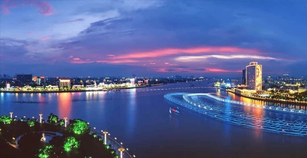 白鹅潭扛不扛得起广州西? 白鹅潭扛不扛得起广州西?