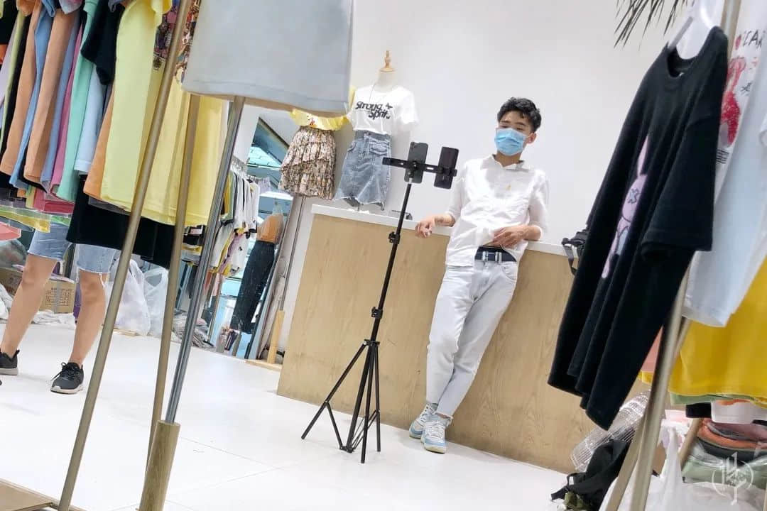 戴口罩的夏天 戴口罩的夏天