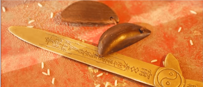 想搞掂特朗普,必须求助天桥底嘅神秘组织? 想搞掂特朗普,必须求助天桥底嘅神秘组织?