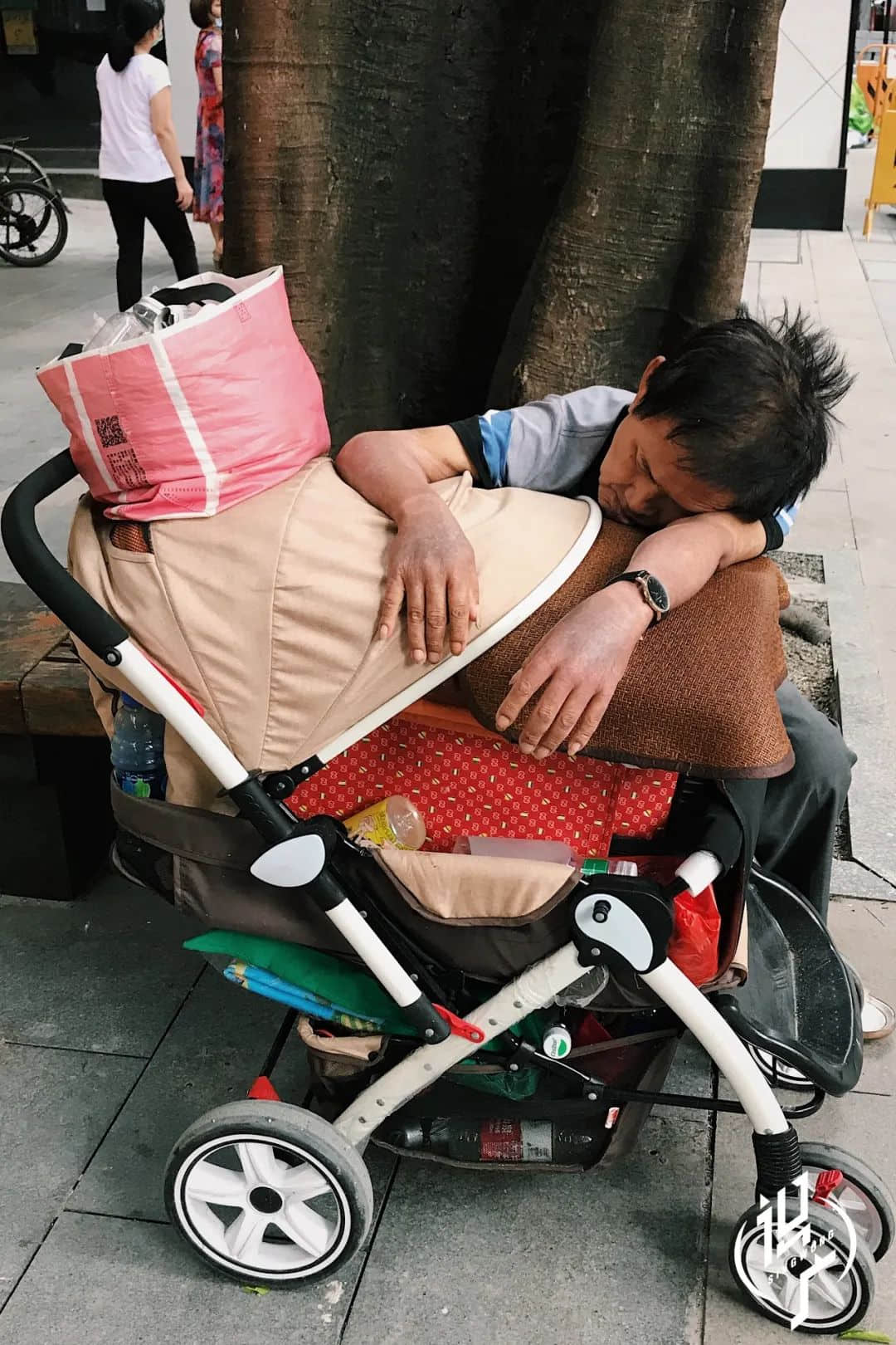 沉睡的广州人 沉睡的广州人