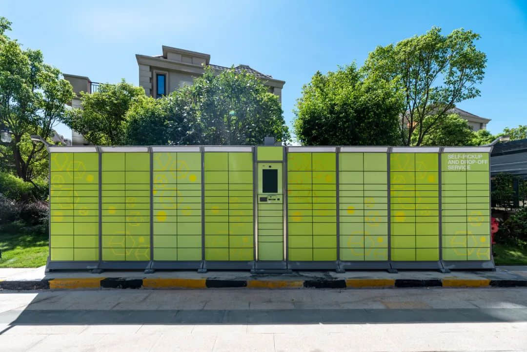 老人没有智能手机,不配活在现代社会? 老人没有智能手机,不配活在现代社会?