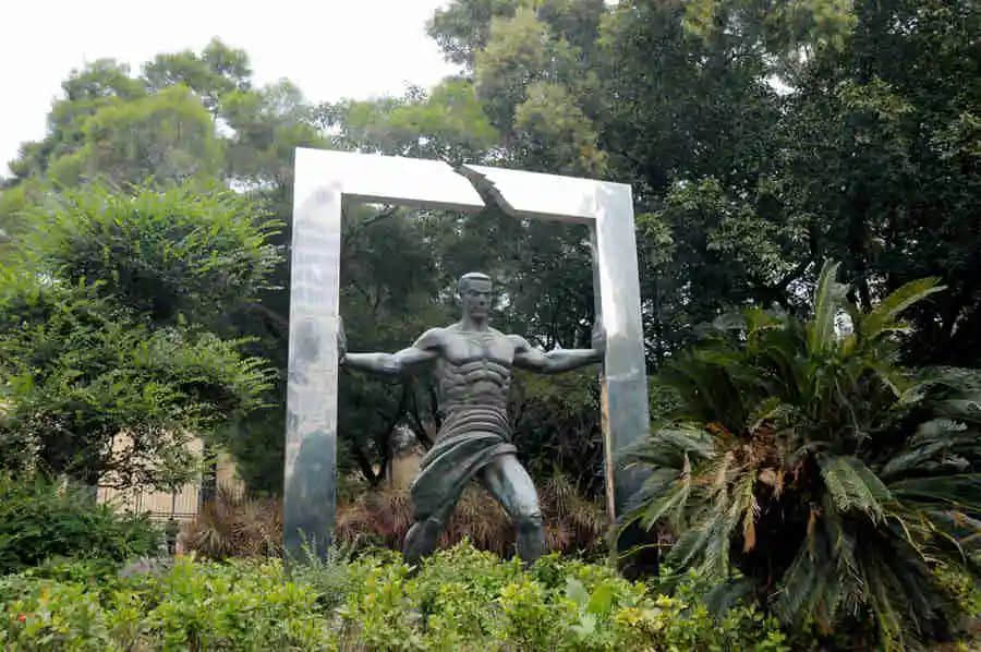 一夜崛起的不朽之城 一夜崛起的不朽之城