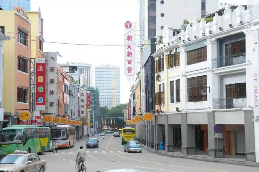 人海人潮,北京街的舞台场景转换 人海人潮,北京街的舞台场景转换