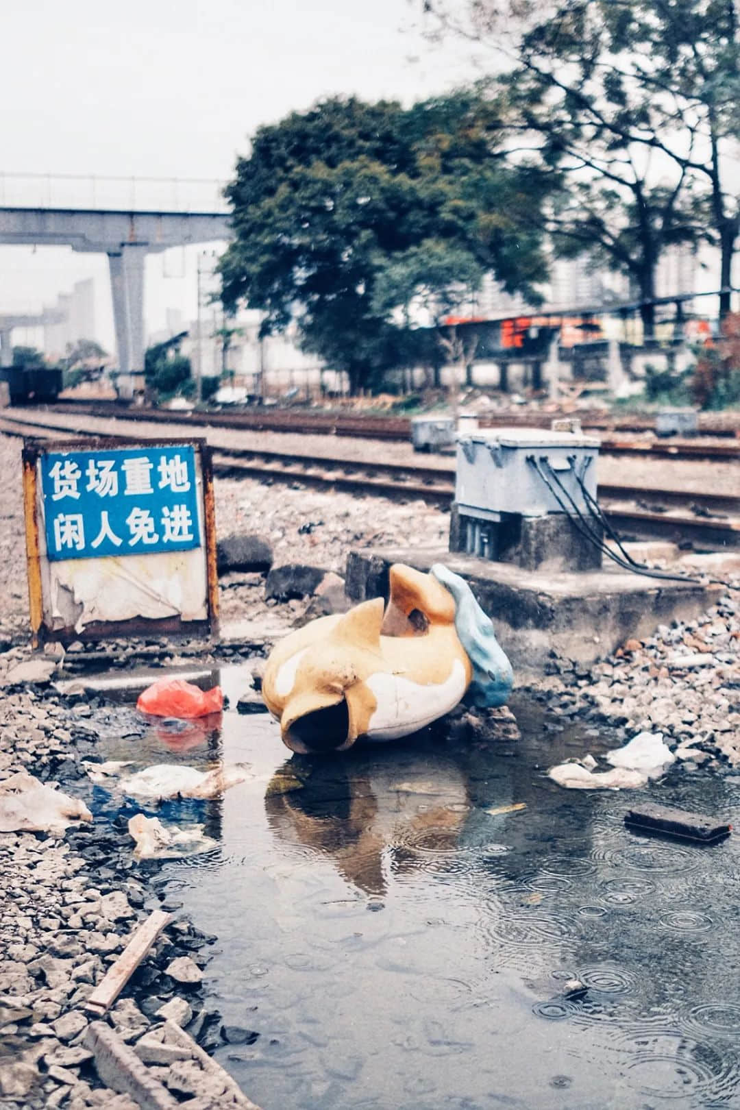 时光被凝固了的石围塘火车站 时光被凝固了的石围塘火车站