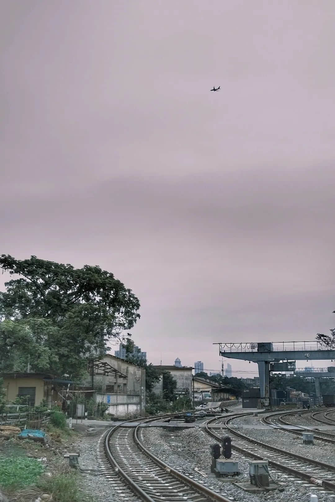 时光被凝固了的石围塘火车站 时光被凝固了的石围塘火车站