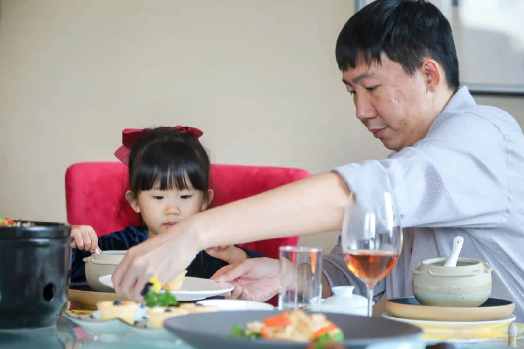 广东人的餐桌礼仪:不仅要尊重人,也要尊重食物 广东人的餐桌礼仪:不仅要尊重人,也要尊重食物